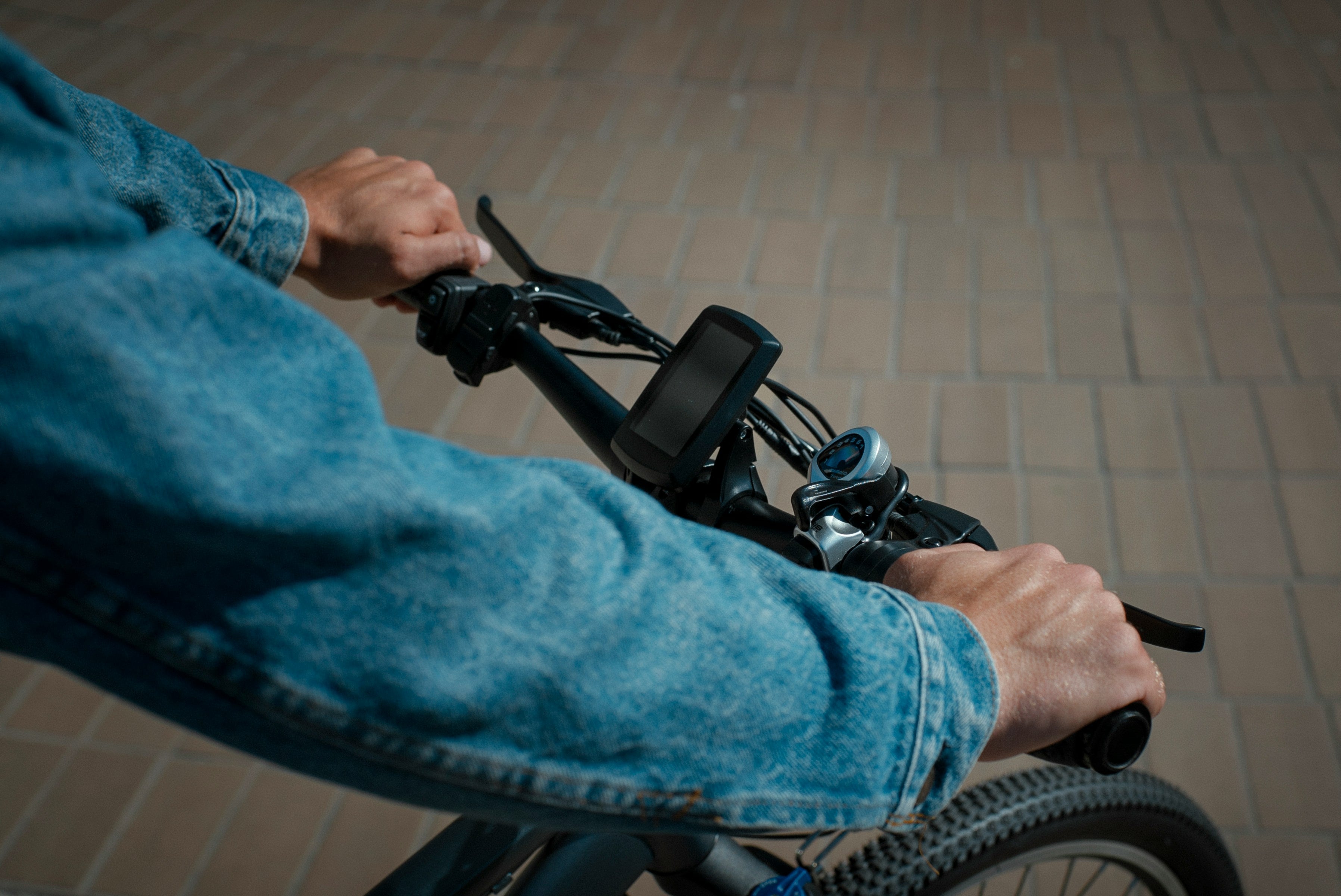The Ultimate Guide to Charging Your E-Bike Battery for Long Trips